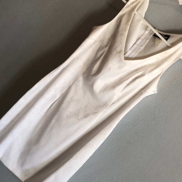 Jodi Kristopher Dresses & Skirts - Simple short white dress!